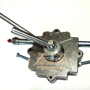 Троса рычаги (ручки ) управления режимами автобетоносмесителя. Троса рычаги (ручки ) управления режимами автобетоносмесителя.